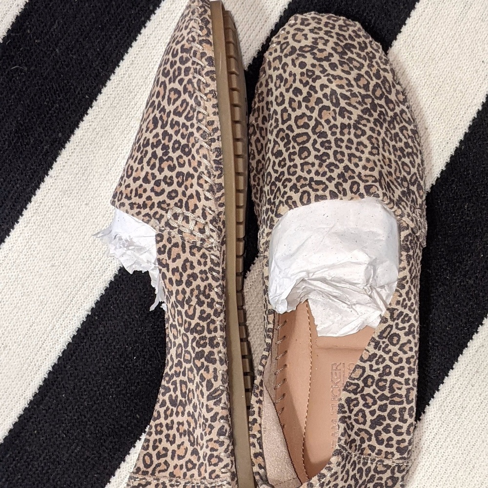 Adam Tucker Cheetah Print Me Too Solo Leopard Flats Loafers Slip Ons Womens sz 9